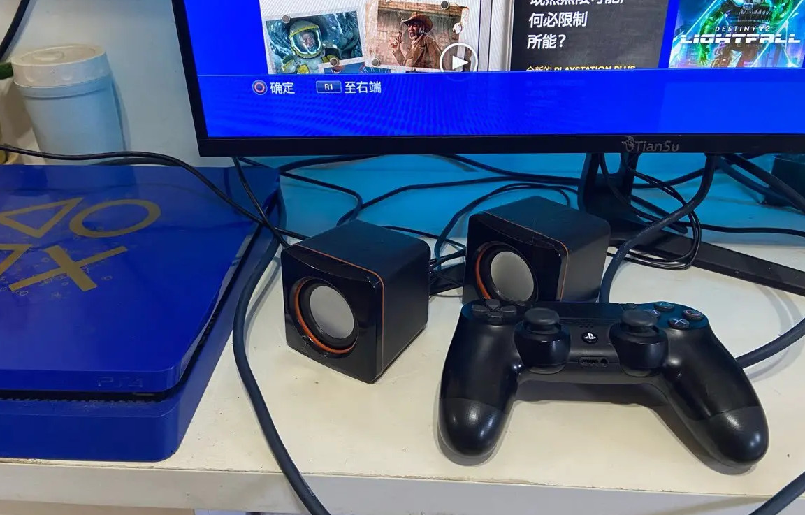 ps4游戏机